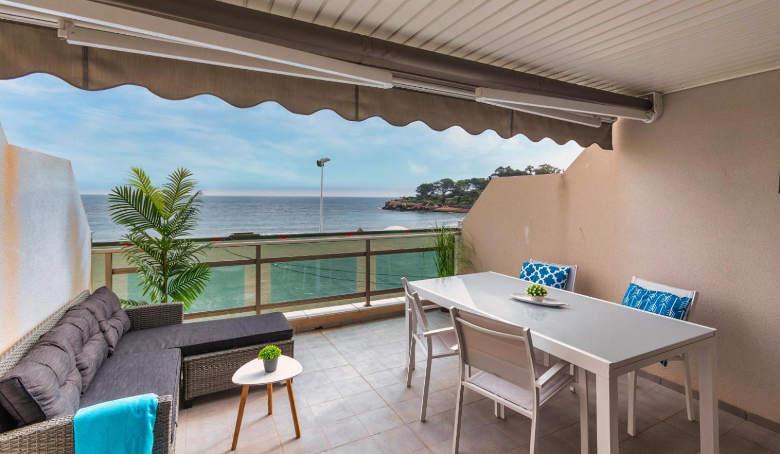 Apartamento Frentemar 1 By Costa Carpediem كاليبي المظهر الخارجي الصورة