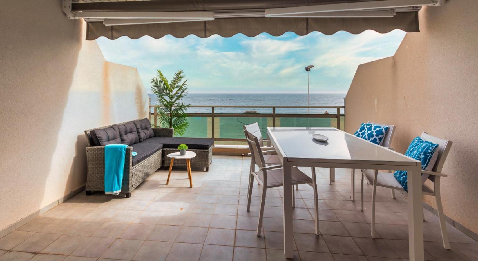 Apartamento Frentemar 1 By Costa Carpediem كاليبي المظهر الخارجي الصورة