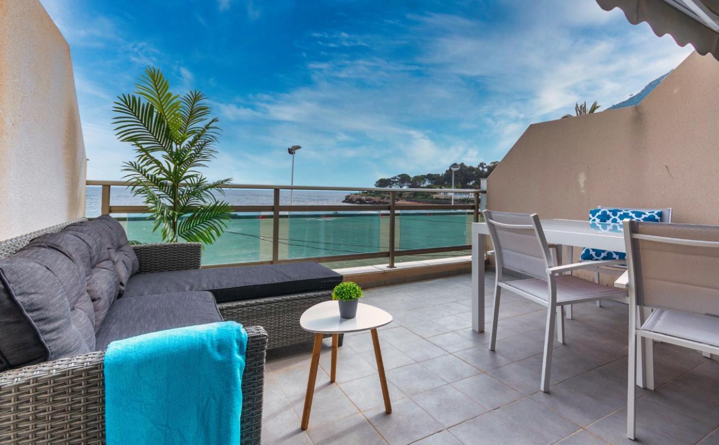 Apartamento Frentemar 1 By Costa Carpediem كاليبي المظهر الخارجي الصورة