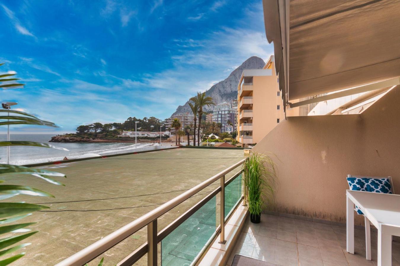 Apartamento Frentemar 1 By Costa Carpediem كاليبي المظهر الخارجي الصورة