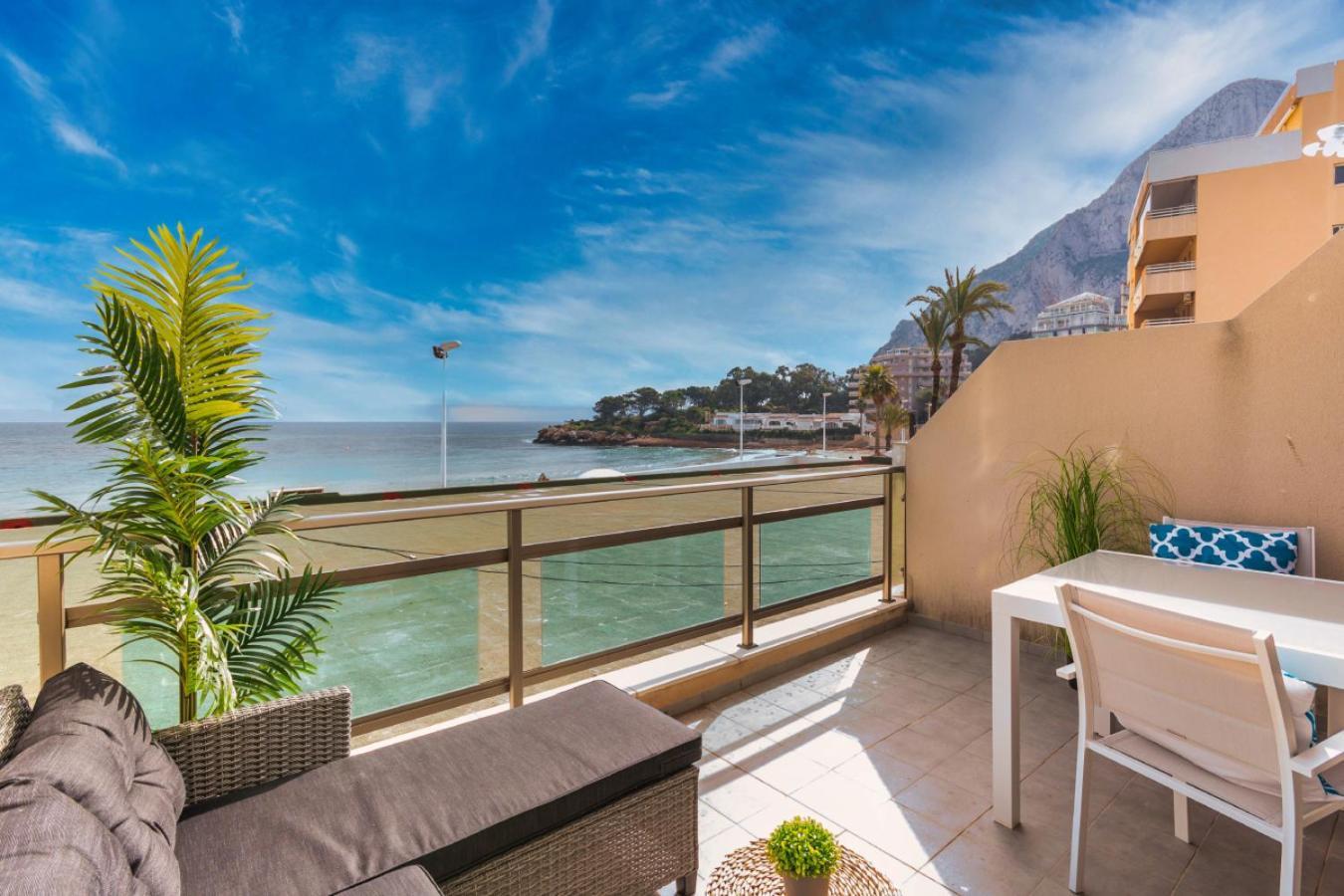 Apartamento Frentemar 1 By Costa Carpediem كاليبي المظهر الخارجي الصورة